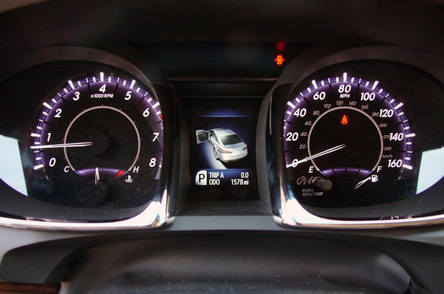  Toyota Avalon 2013 года  (фото 16 из 54)